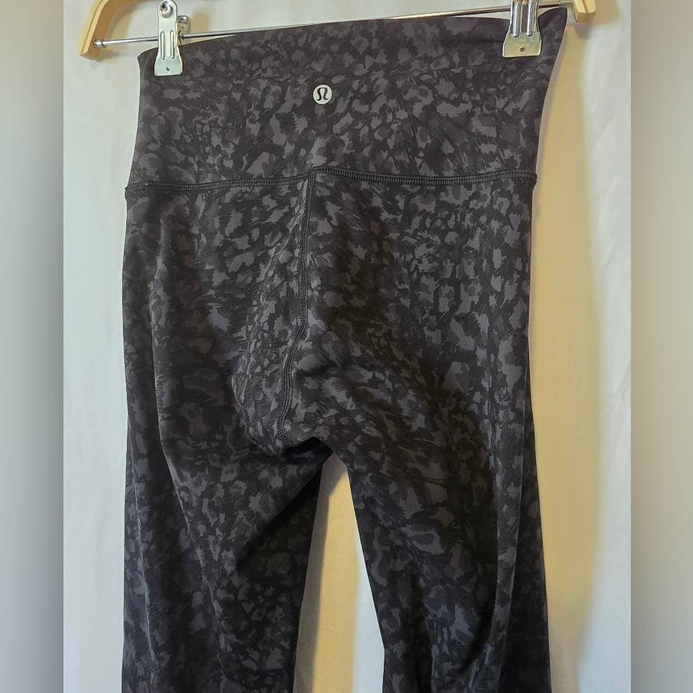 Lululemon Wunder Under High-Rise Tight 28" *Full-On Luxtreme Wild Thing Camo Sz4 - Picture 9 of 9